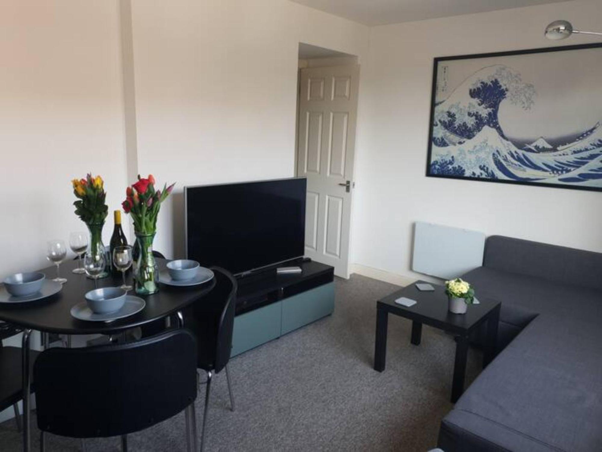 Newly Renovated Ideally Situated 2 Bedroom Flat Борнмут Экстерьер фото